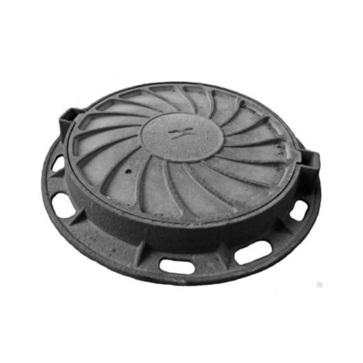 Как выбрать чугунный люк для разных типов дорог и нагрузок